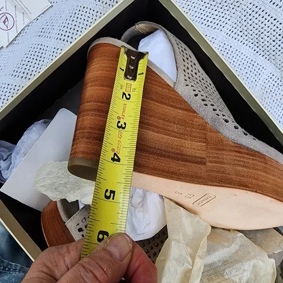 Coach Chastity‎ Op Art Laser Wedges 9.5 NEW - Picture 7 of 12